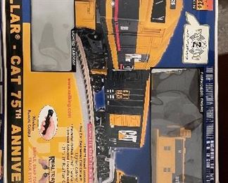 Rail King Ready-To-Run Caterpillar - Cat 75th Anniversary Train Set. 