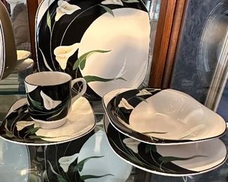 Sango Quadrille Fine China - Black Lilies