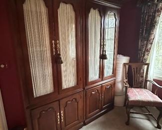 Thomasville China Cabinet