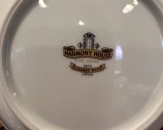 Harmony House "Classic White"