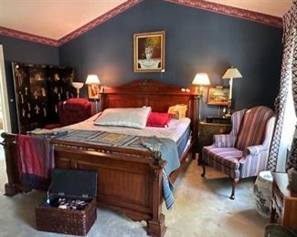 King size bed frame with king lift mattress 