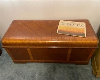 Lane Cedar Chest