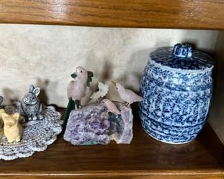 Delft blue canister, birds on a rock, animal collectibles