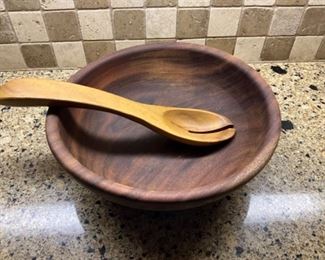 Large wooden bowl - spoon
