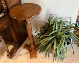 Artificial plant and plant stand