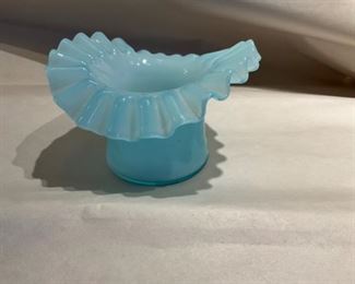 Fenton top hat with crimped edge in blue