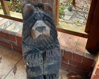 Deck - wooden carved bear 