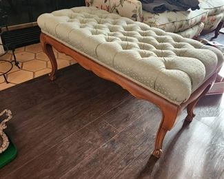 Tufted bench 17 x 36 x 17