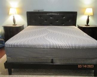 King Size Bed.  King Size Matress Set.  Very Good Condition.  Not sure of brand...feels like Beauty Rest or Posturpedic.   Bed and Mattress sold separately. 