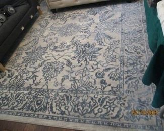 Area Rug - Very nice.  Blue & Cream colors. 