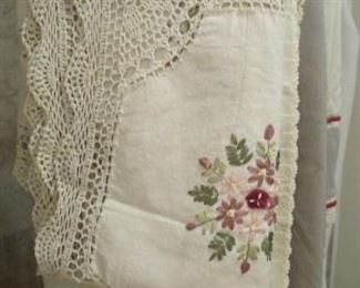 Embroidery & Crochet Table Cloth