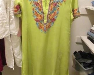 Beautiful Clothes - Size XL