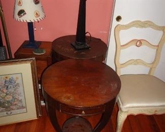 ROUND END TABLES