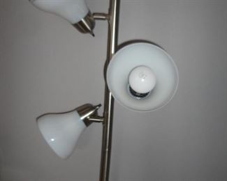 FLOOR LAMP