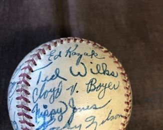 SIGNED CARDINAL BASEBALL