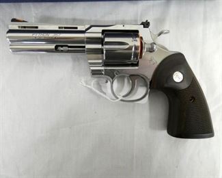 STAINLESS COLT "PYTHON" 357MAG.