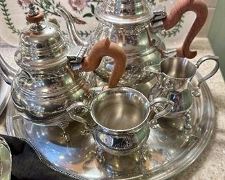 Kirk Steiff Williamsburg coffee, tea, sugar, creamer & tray.