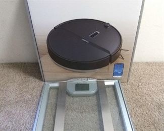 Roborock E4 Intelligent WetDry Floor Cleaning  Scale