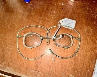 1960s Vietnam War-era military gas mask prescription glasses (Tom Hunter own from the 60s!)