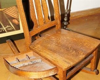 Hidden sewing compartment in the vintage oak rocker chair