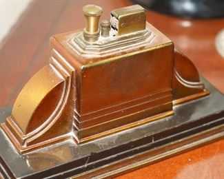 Vintage art deco fashioned Ronson desk lighter