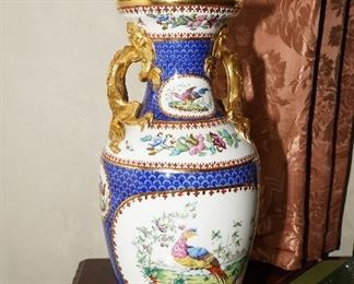 Hand painted pheasant urn table lamp with golden dragon handles