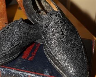 There are several pair of vintage high end men's shoes in this sale, in snakeskin, leather and more. 