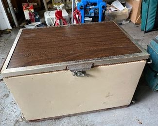 Outside of Coleman ice chest 
