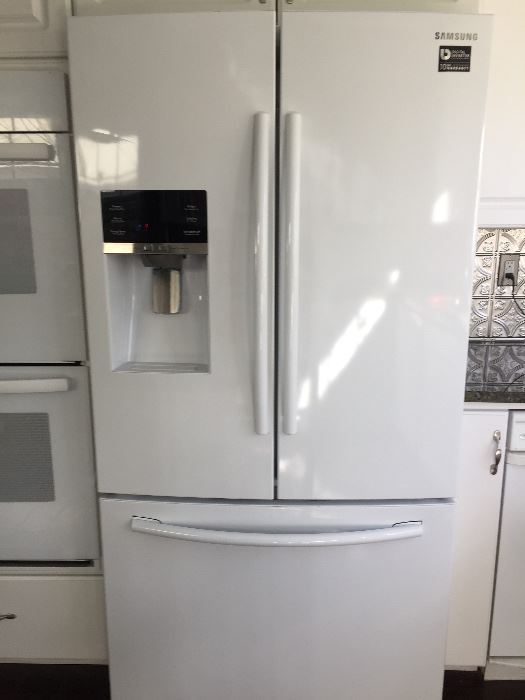 Samsung counter depth French door refrigerator. Excellent condition. 