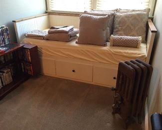 Beautiful daybed with storage.