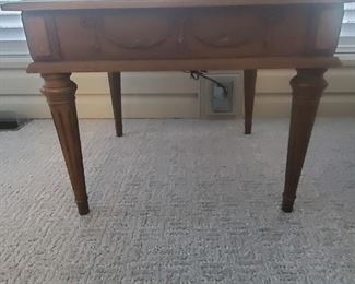 There are (2) of these matching end tables