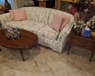 Sofa/(2) matching end tables/coffee table