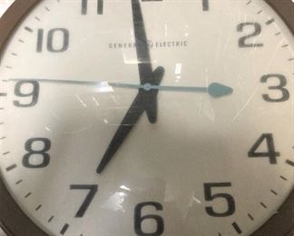 At 7:00 AM Feb. 23rd, it will be time for Divide & Conquer to open for your Thursday shopping pleasure. (We open at 8:00 on Friday and Saturday.)