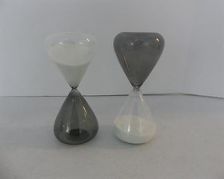 Pair of 15-Minute Hourglasses - Smoke/Clear - 8" Tall