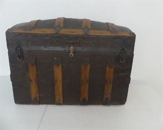 Antique Early 1900s Dome Top Steamer Trunk