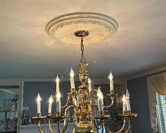 Beautiful Brass chandelier Excellent condition