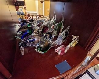 Italian glass Fish 10 included in lot