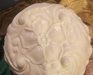  lot of Fenton milk glass pieces