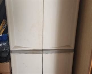 plastic storage cabinets