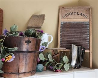 Vintage Sunnyland Washboard