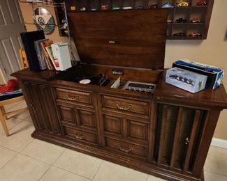 Vintage Stereo Vinyl Radio Console