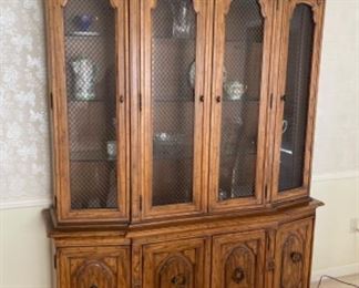 $200.00………..DREXEL HERITAGE CHINA HUTCH 