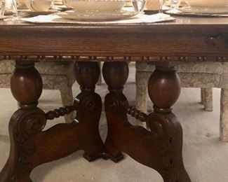 Vintage Beautiful walnut table
Circadian 1920’s