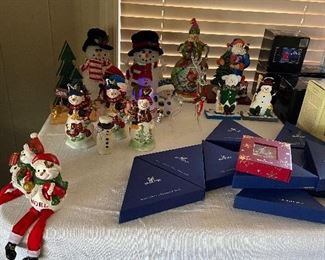 Assortment of snowmen