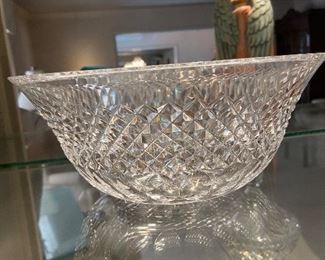 Contemporary crystal bowl