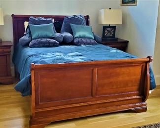Queen size sleigh bed, matching night tables and dresser. Mattresses not included