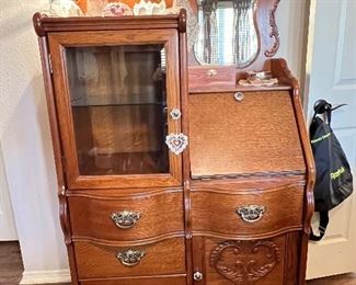 Lexington Victoria Sampler Oak desk with bookcase! 