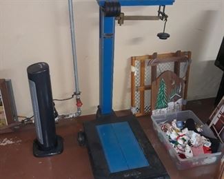 Vintage commercial/freight scale
Real nice restored condition