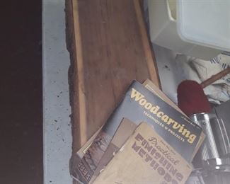 Walnut wood
Carver's instructions