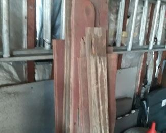 Repeat image of the weathered
Barnwood